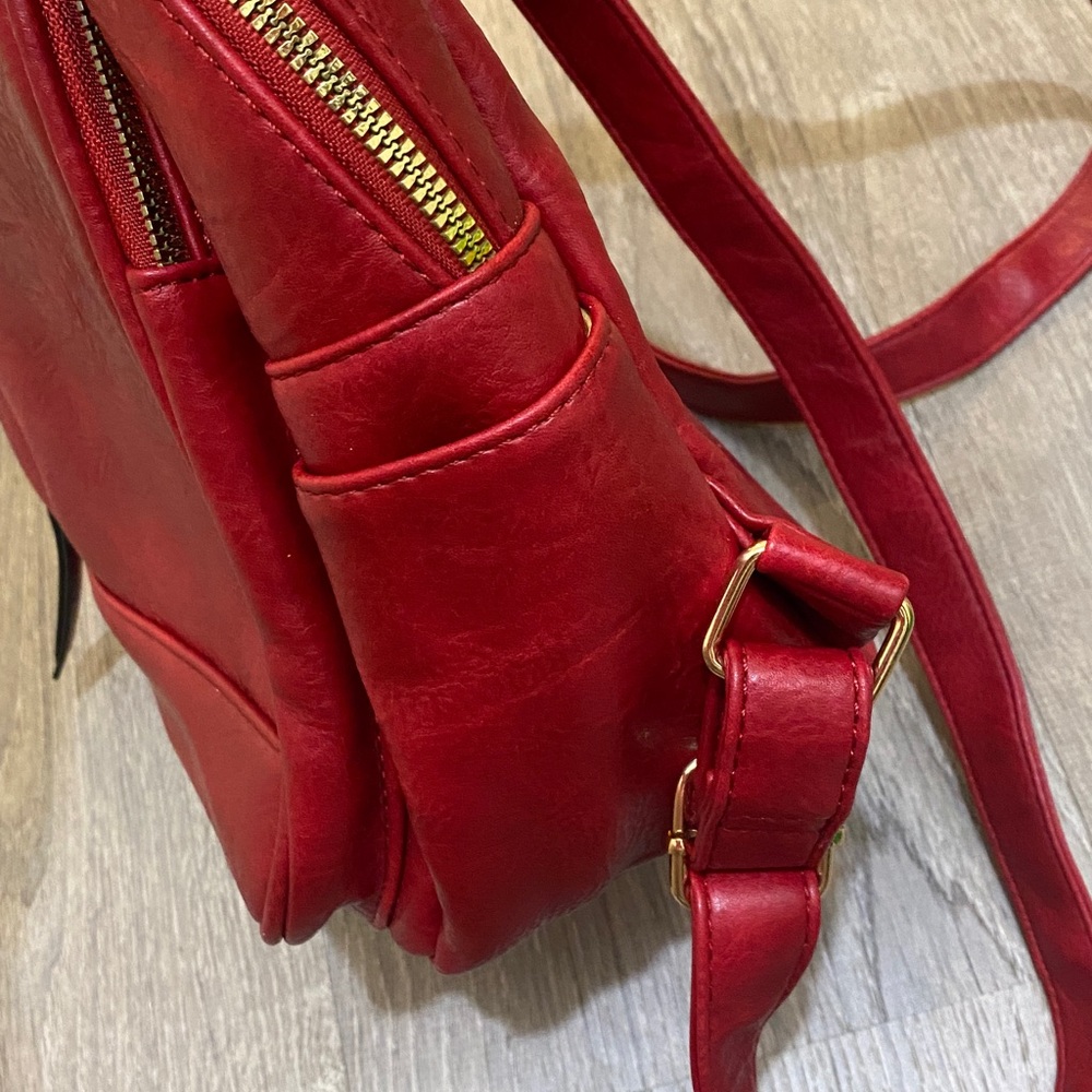 RED BACK PACK - Picture 10 of 10